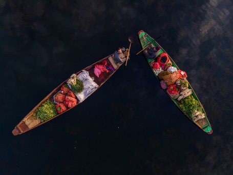 Vegetable Sellers in Dal Lake